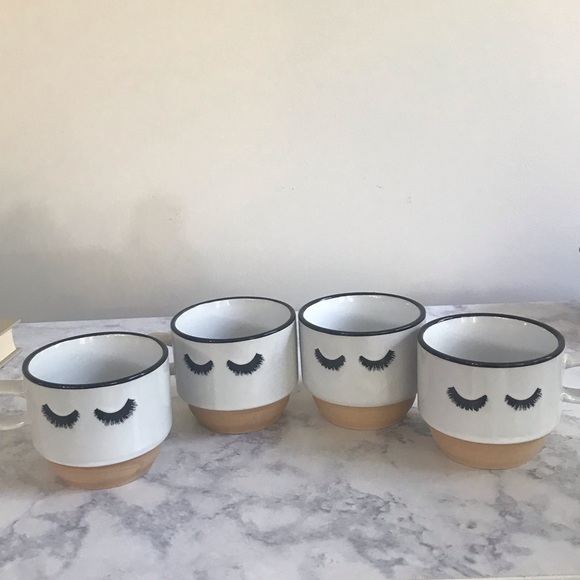 🎈4 pieces of Eyelash Mugs - Picture 2 of 3